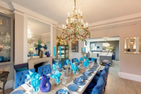 Luxury Villa and Coach House Sleeps 18 Guests